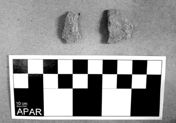 Figura 24. Fragmento de objeto indeterminado proveniente de la excavación de una unidad doméstica del sitio La Cuestecilla