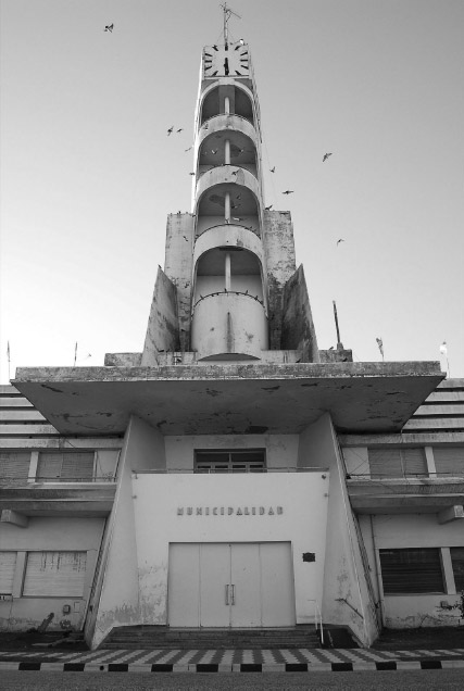 Figura 2. Matadero y municipalidad de Guamini