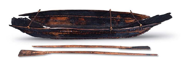 Figura 4. Dalca del Museo Etnografiska de Estocolmo, colectada por C. Skotsberg en 1907. (Fuente: Museo Etnografiska