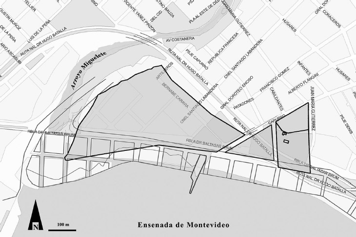Figura 2: Superposición del plano (1872) de las propiedades de J.B. Capurro que se extendían entre el arroyo Miguelete y el “caserío de los negros”, sobre la actual trama urbana de Montevideo