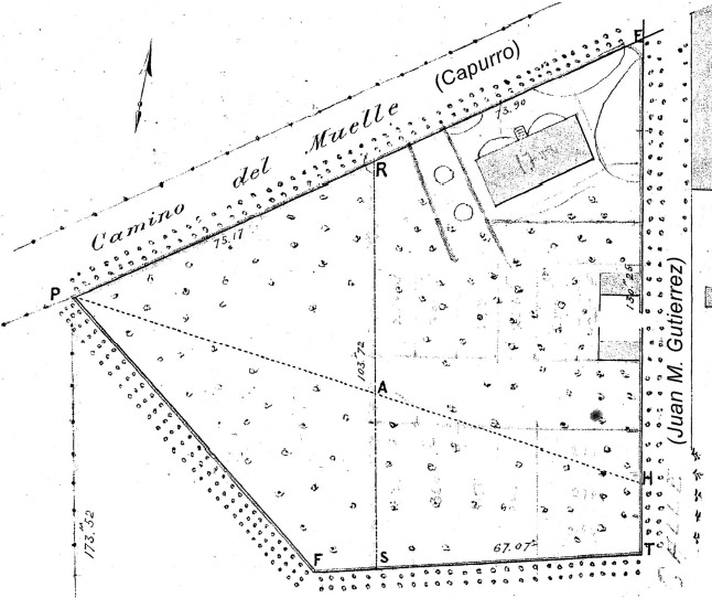 Figura 4: Plano fechado el 10 de Octubre de 1888, que integra la escritura de propiedad del predio ocupado por la escuela nº 47. En el texto de la escritura se identifica el predio de la escuela por los puntos RSTE y “terreno del caserío” por los puntos PHE